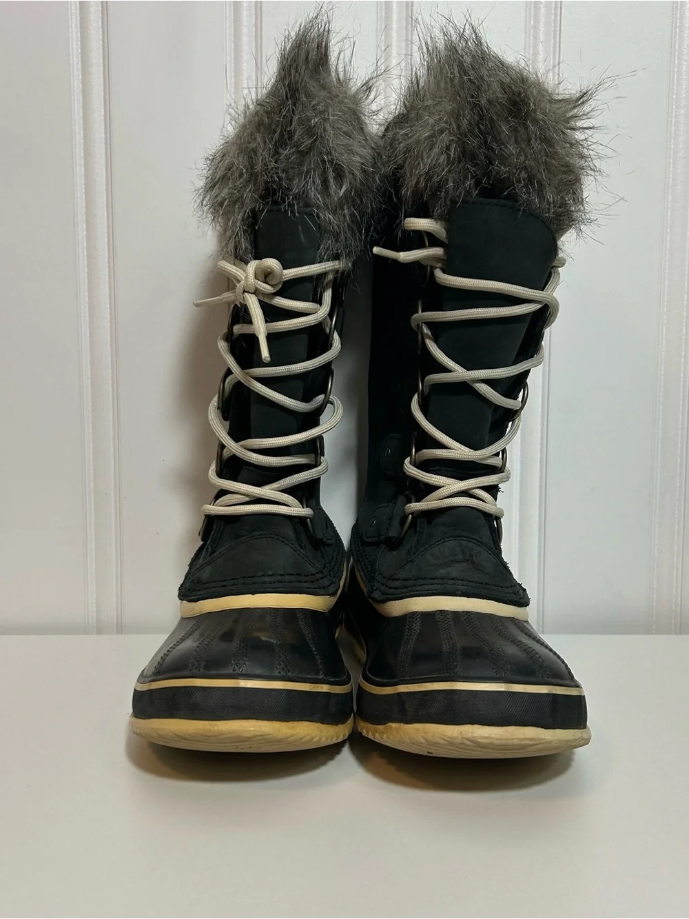 Sorel tall lace